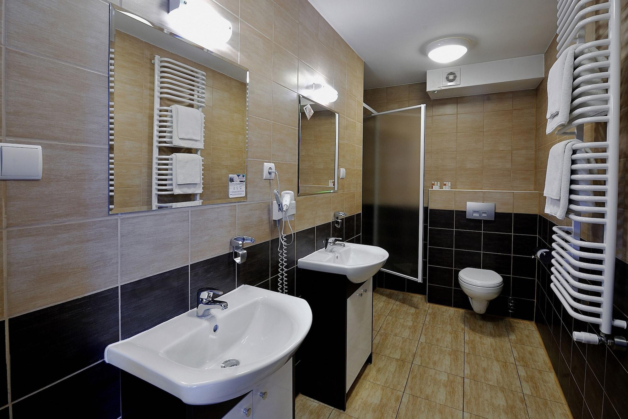 Hotel Diament Spodek Kattowitz Exterior foto