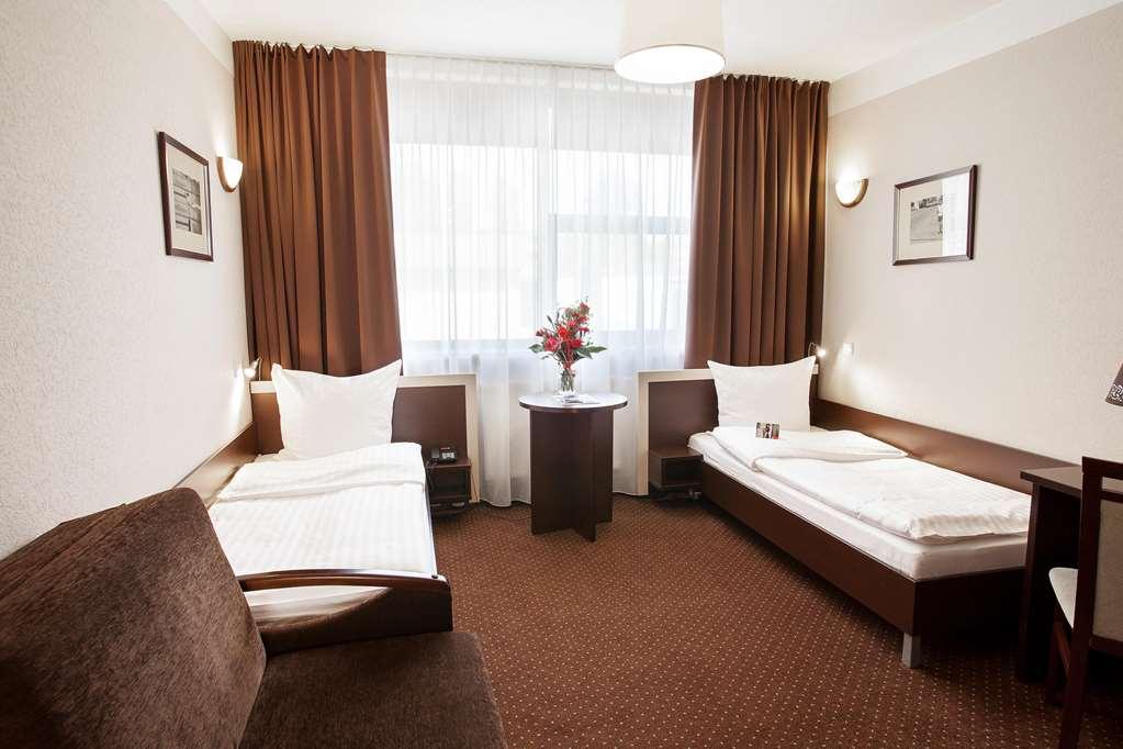 Hotel Diament Spodek Kattowitz Zimmer foto